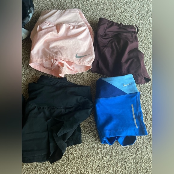 Lot of 8 pairs Nike Dri Fit shorts. I also threw in 3 Nike Dri fit tank tops XS - Picture 9 of 10